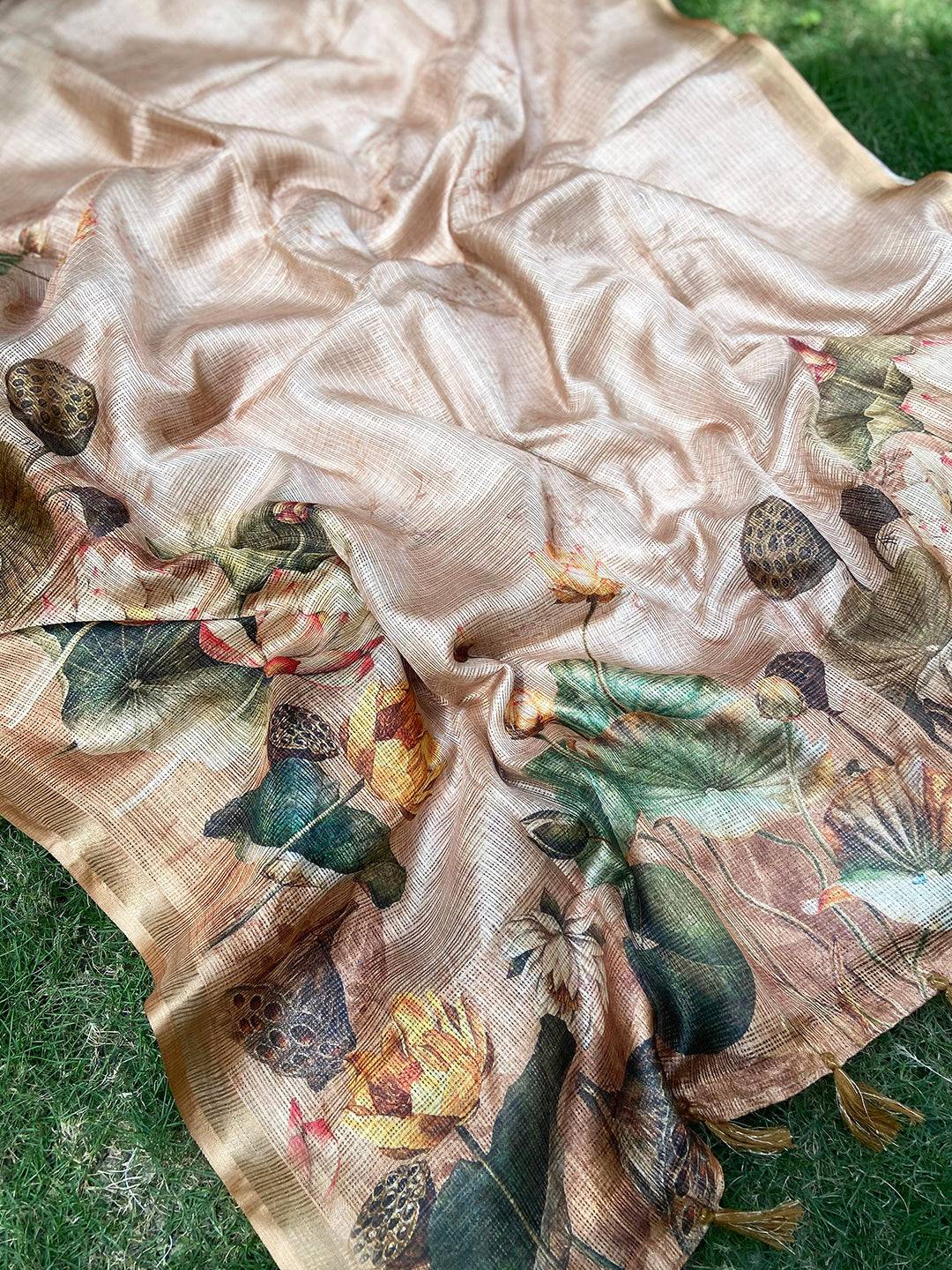 Soft Kota Doriya Silk Saree With Flower Prints & Rich Pallu