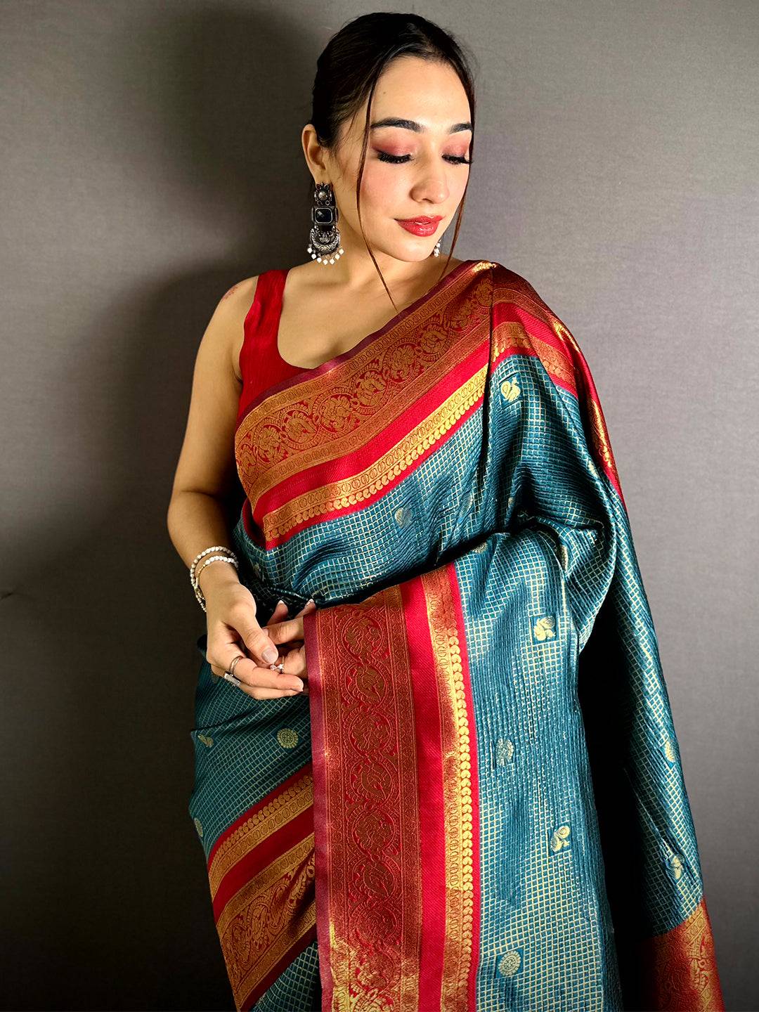 Stylish Banarasi Katan Contrast Border Saree