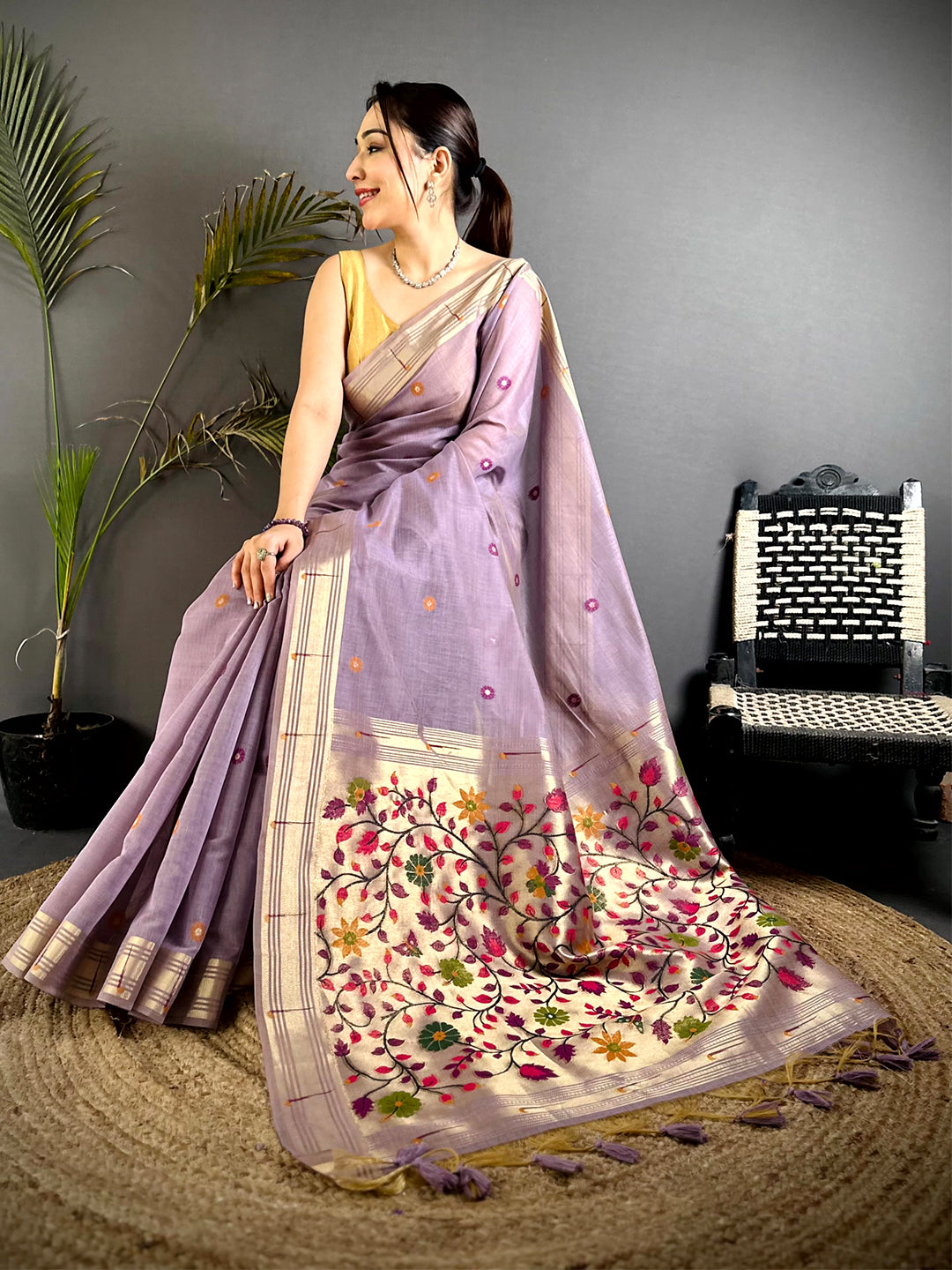 Aura Lavender Minakari Butti Linen Saree