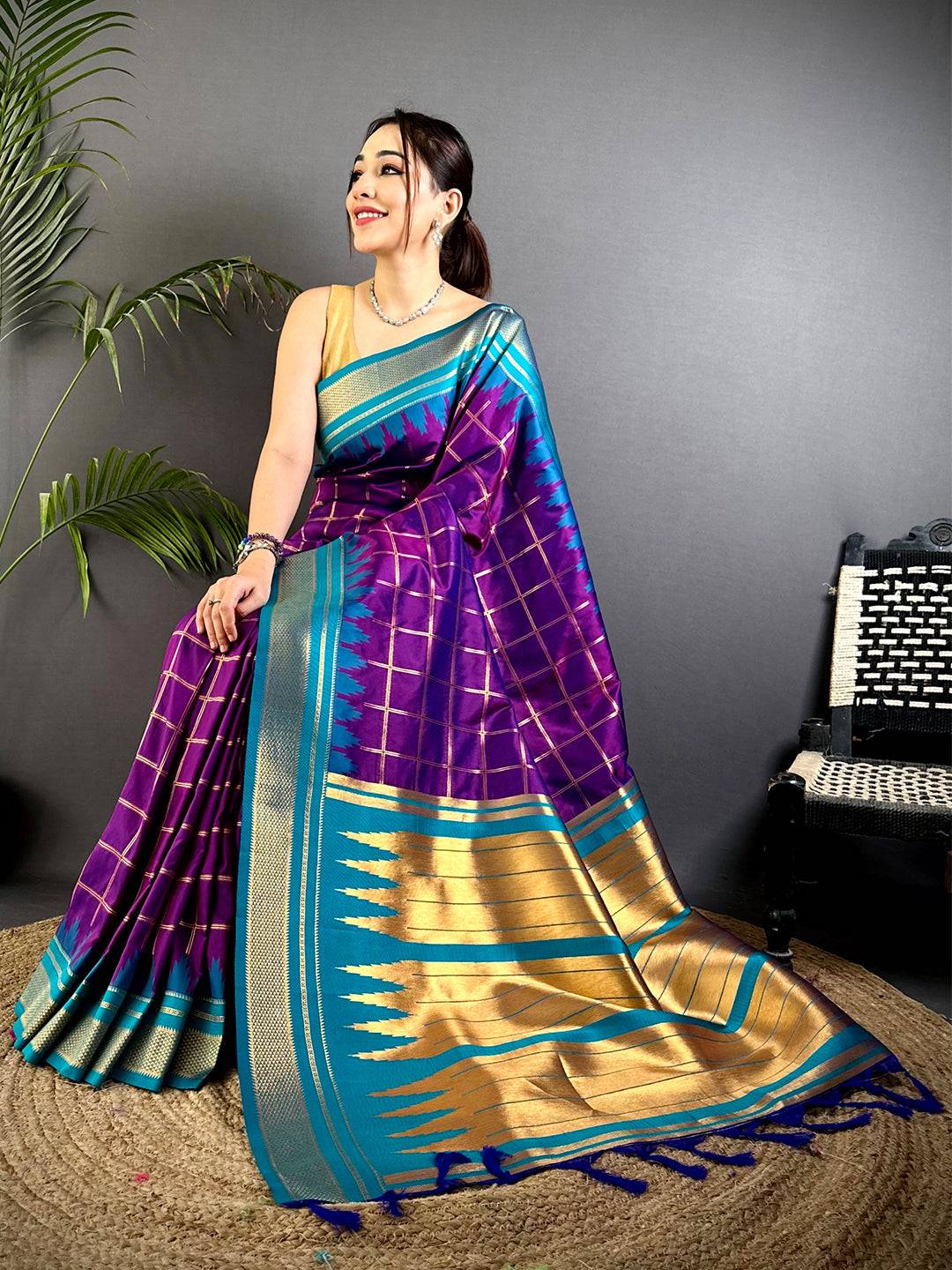 Regal Dual Tone Gold Zari Saree