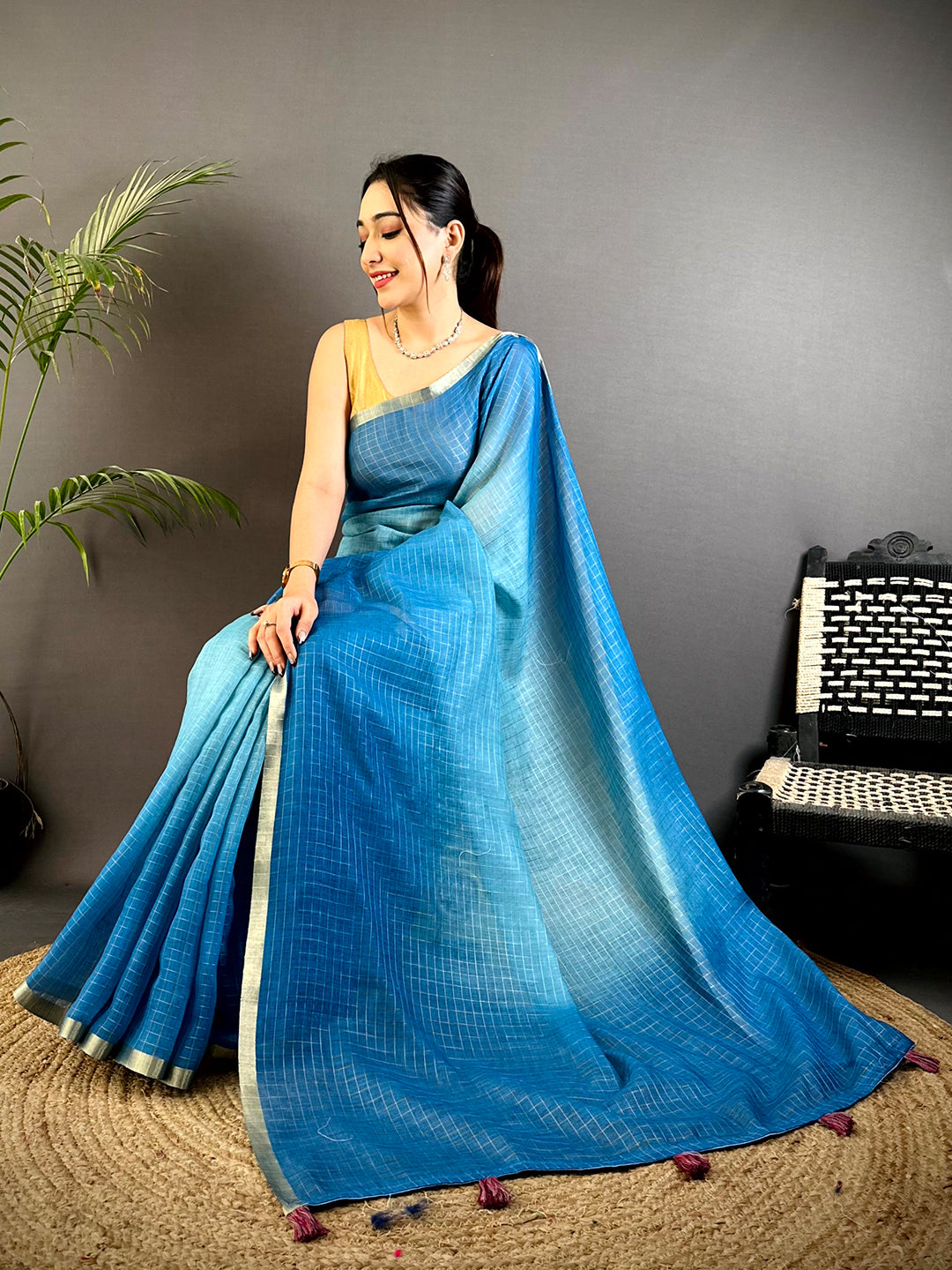Stylish Self Chex Linen Zari Saree