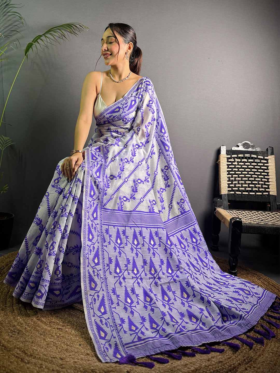 Ethereal Grace Dhakai Jamdani Cotton Silk Saree