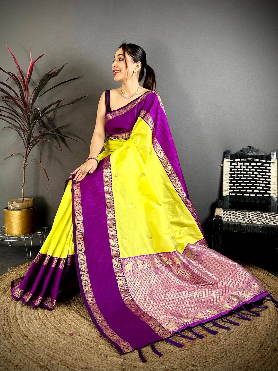 Regal Yellow Gadwal Pure Soft Silk Saree