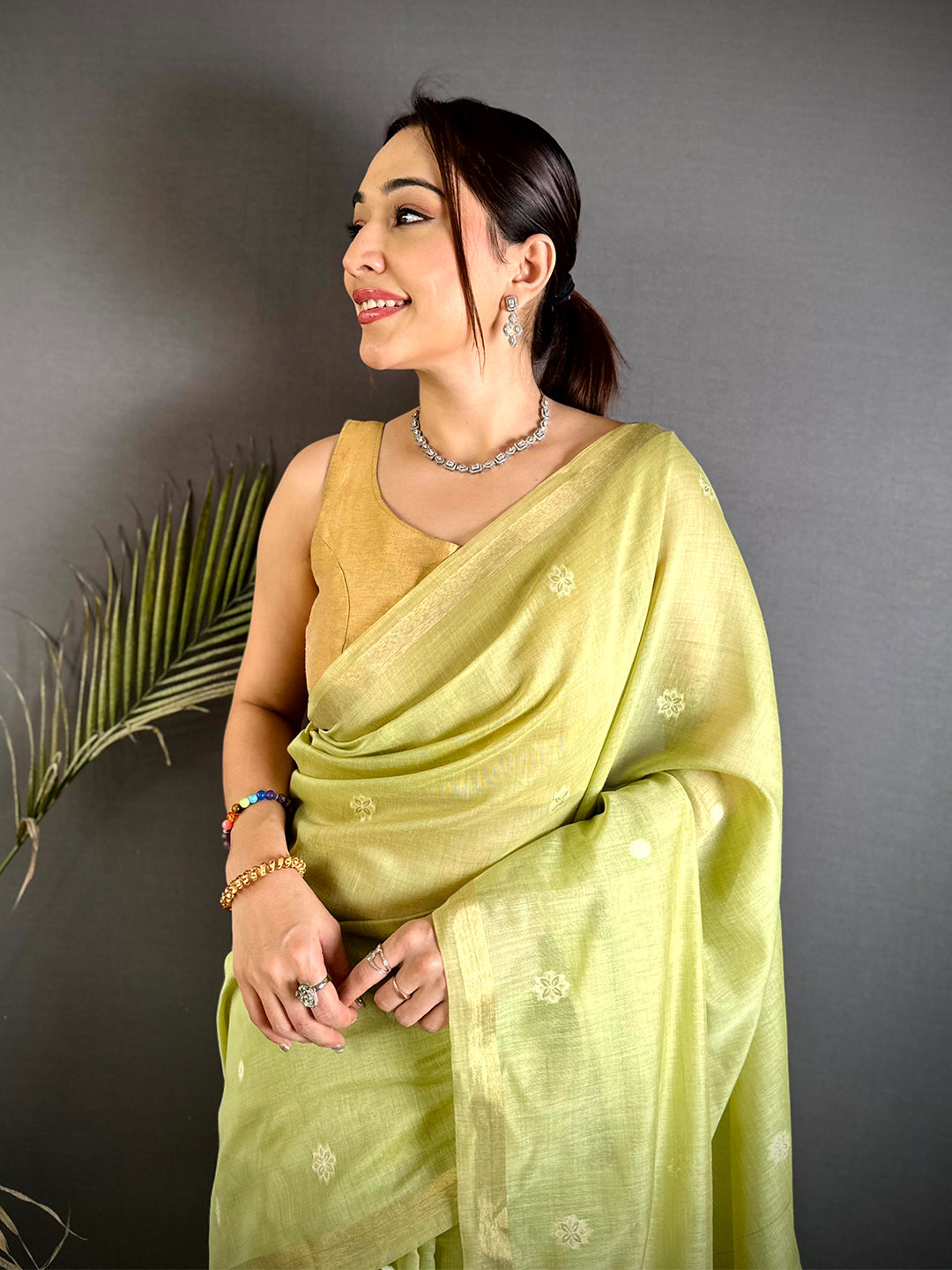 Regal Lakhnavi Flower Khadi Saree