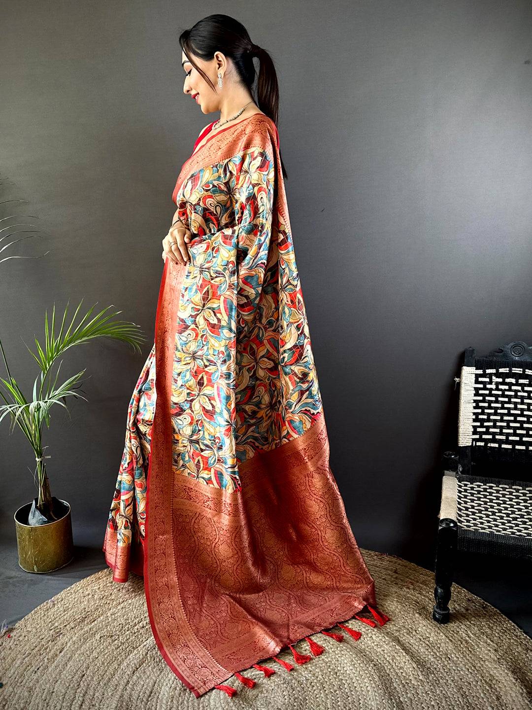 Pink Soft Gadwal Pattu Geometric Saree