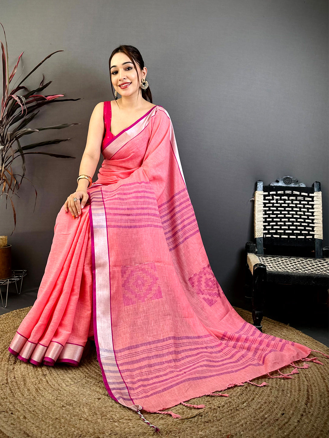 Gajri Linen 60 Count Silver Zari Saree