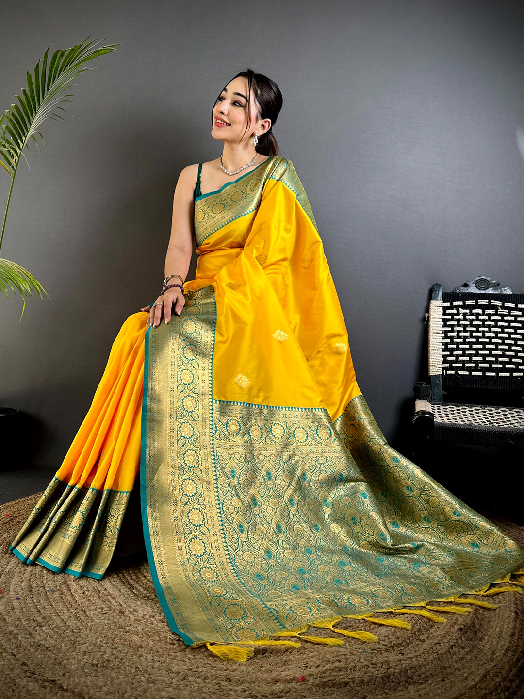 Gadwal Border Soft Silk Beauty Saree