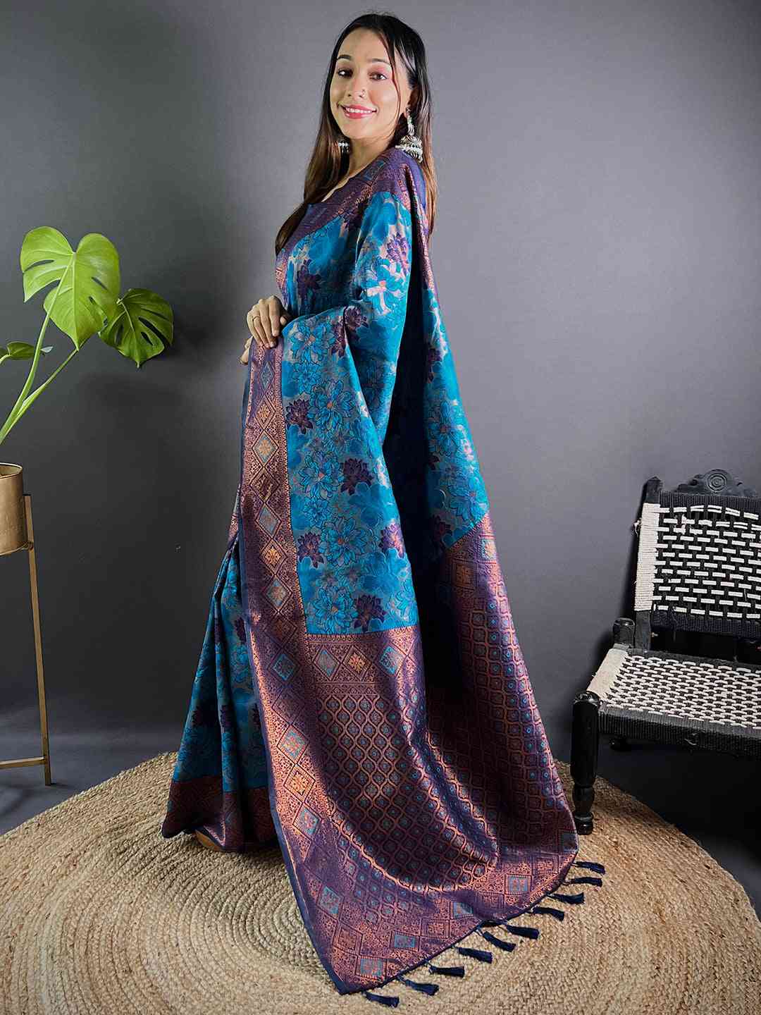 Side view of royal blue soft silk butta weaving saree