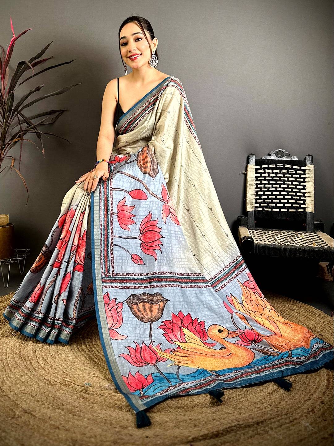 Stylish Madhubani Katha Effect Tussar Saree