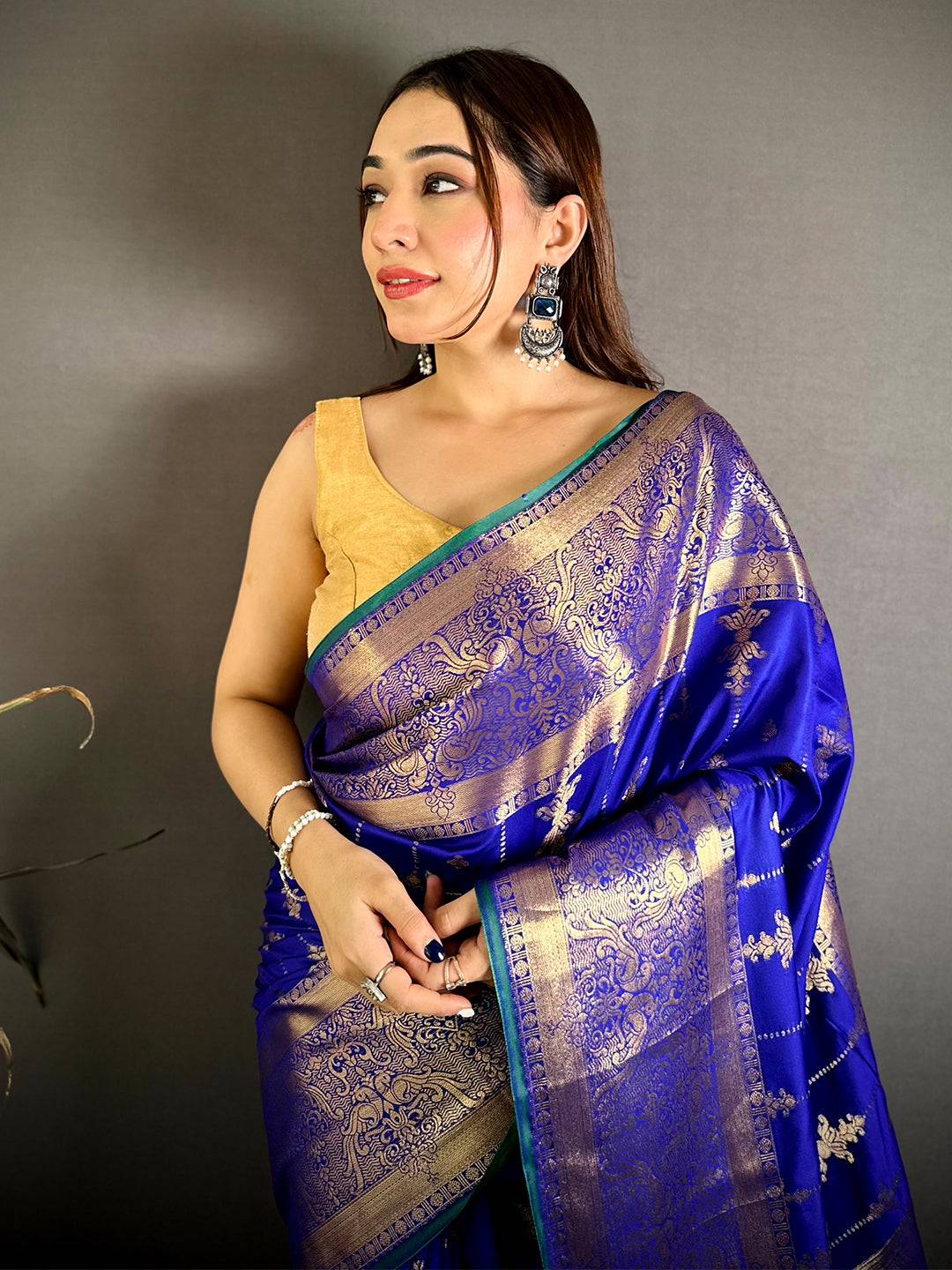 Stylish Banarasi Katan Big Zari Border Saree