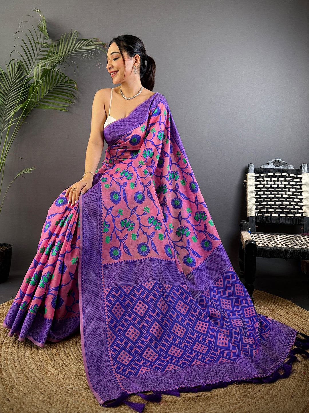 Fuchsia Dhakai Jamdani Cotton Silk Saree