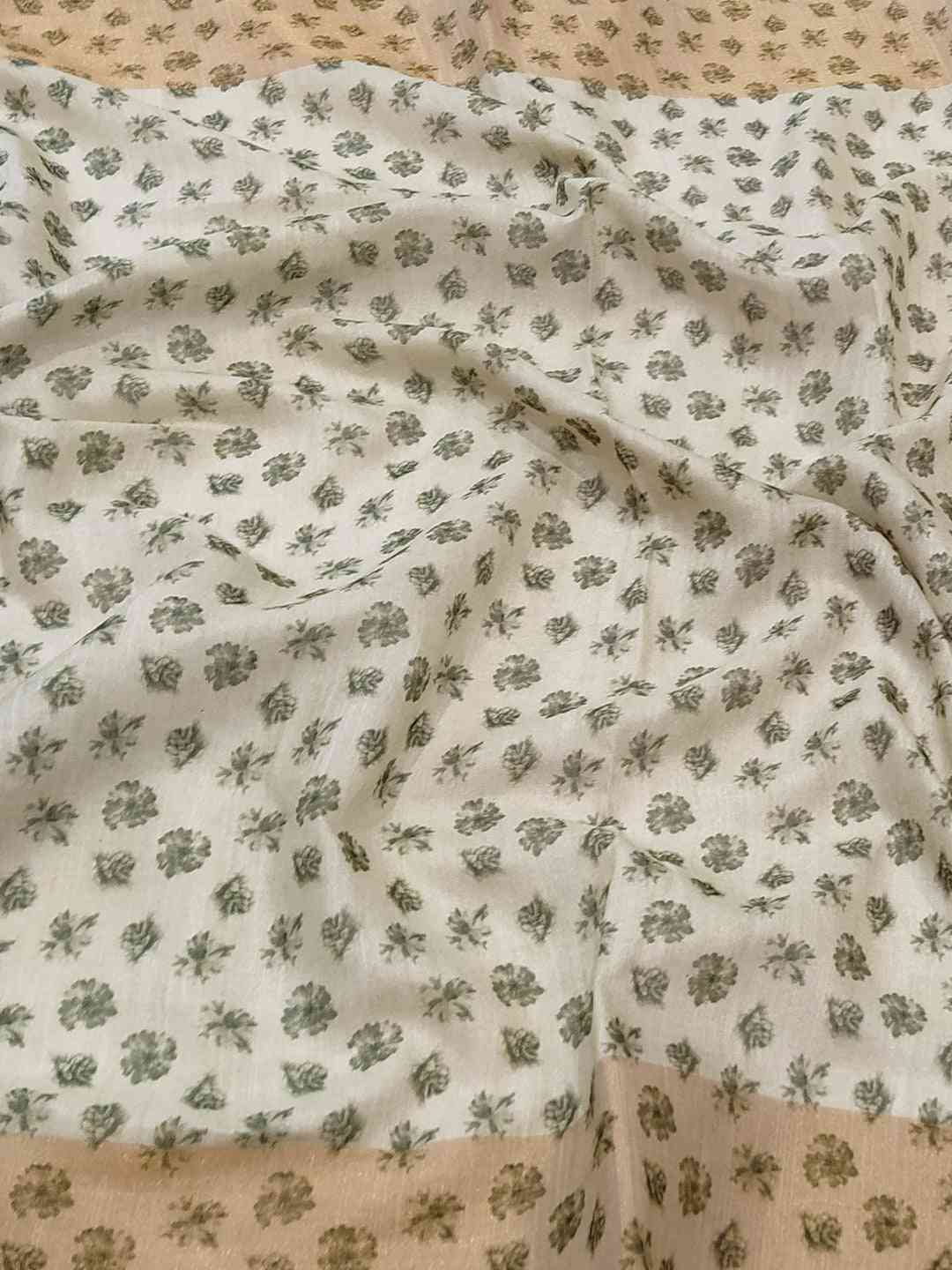 Close-up of Floral Elegance Linen Saree fabric pattern
