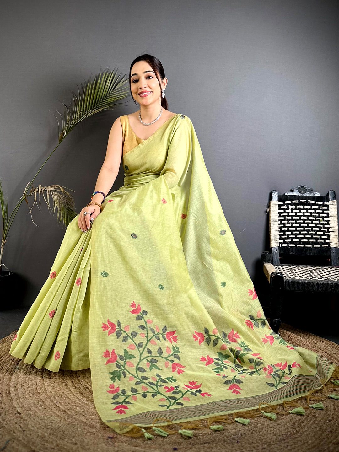 Pista Jamdani Pallu Khadi Linen Saree