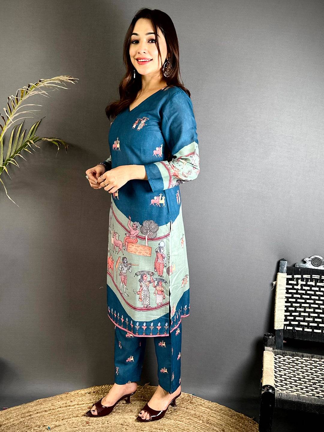 Elegant Kalamkari V Neck Kurti