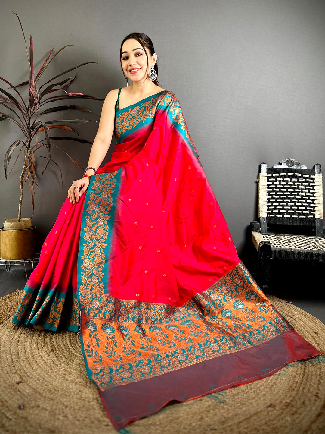 Pink Soft Silk Kanjivaram Saree with intricate gold zari border