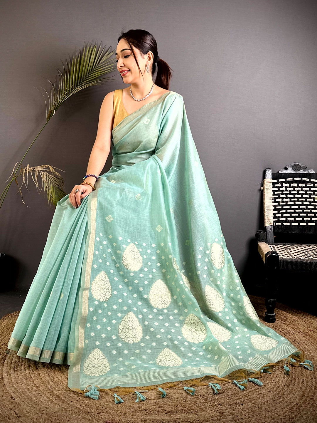 Royal Lakhnavi Handloom Linen Saree