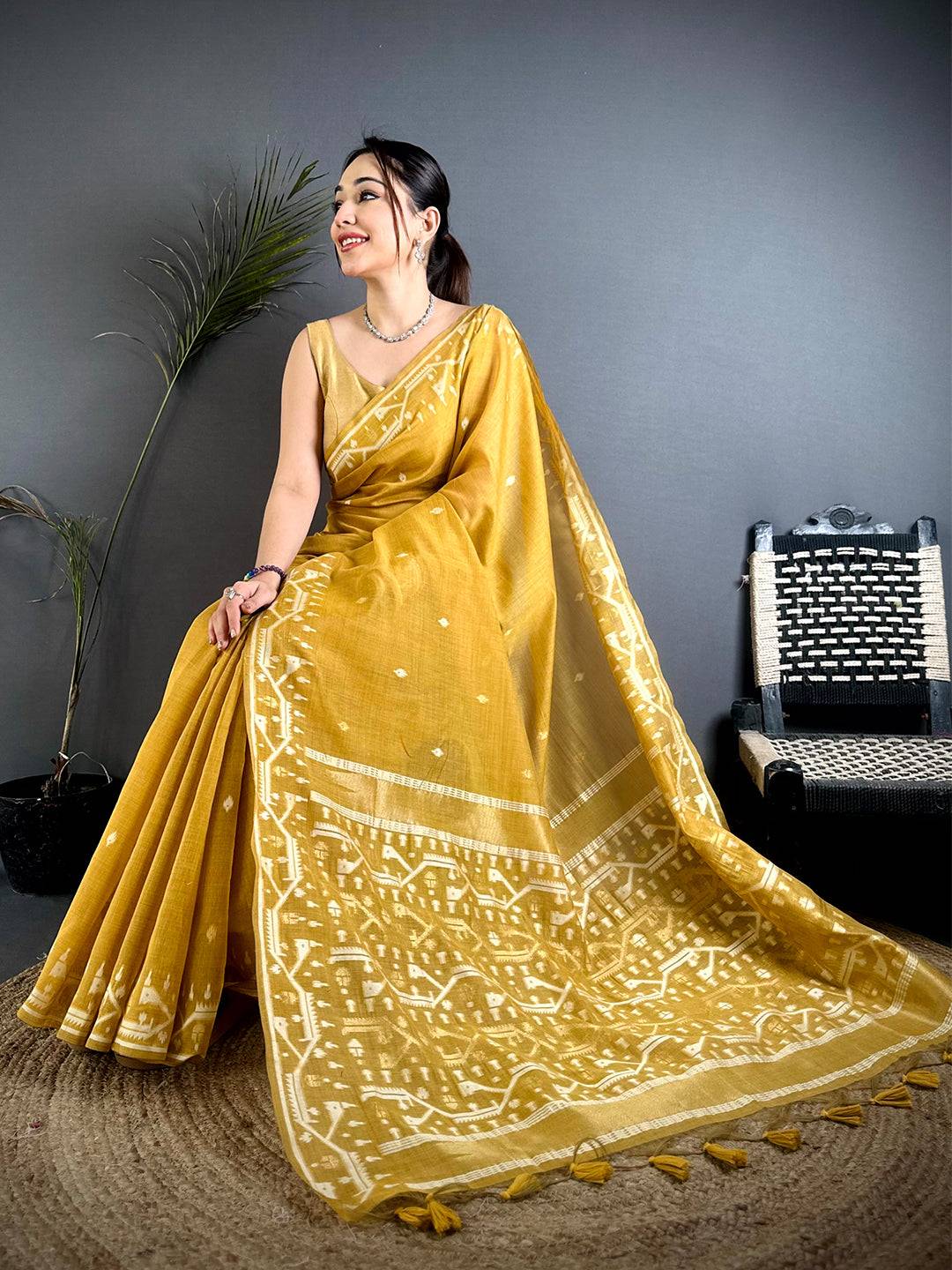 Opulent Lakhani Linen Saree