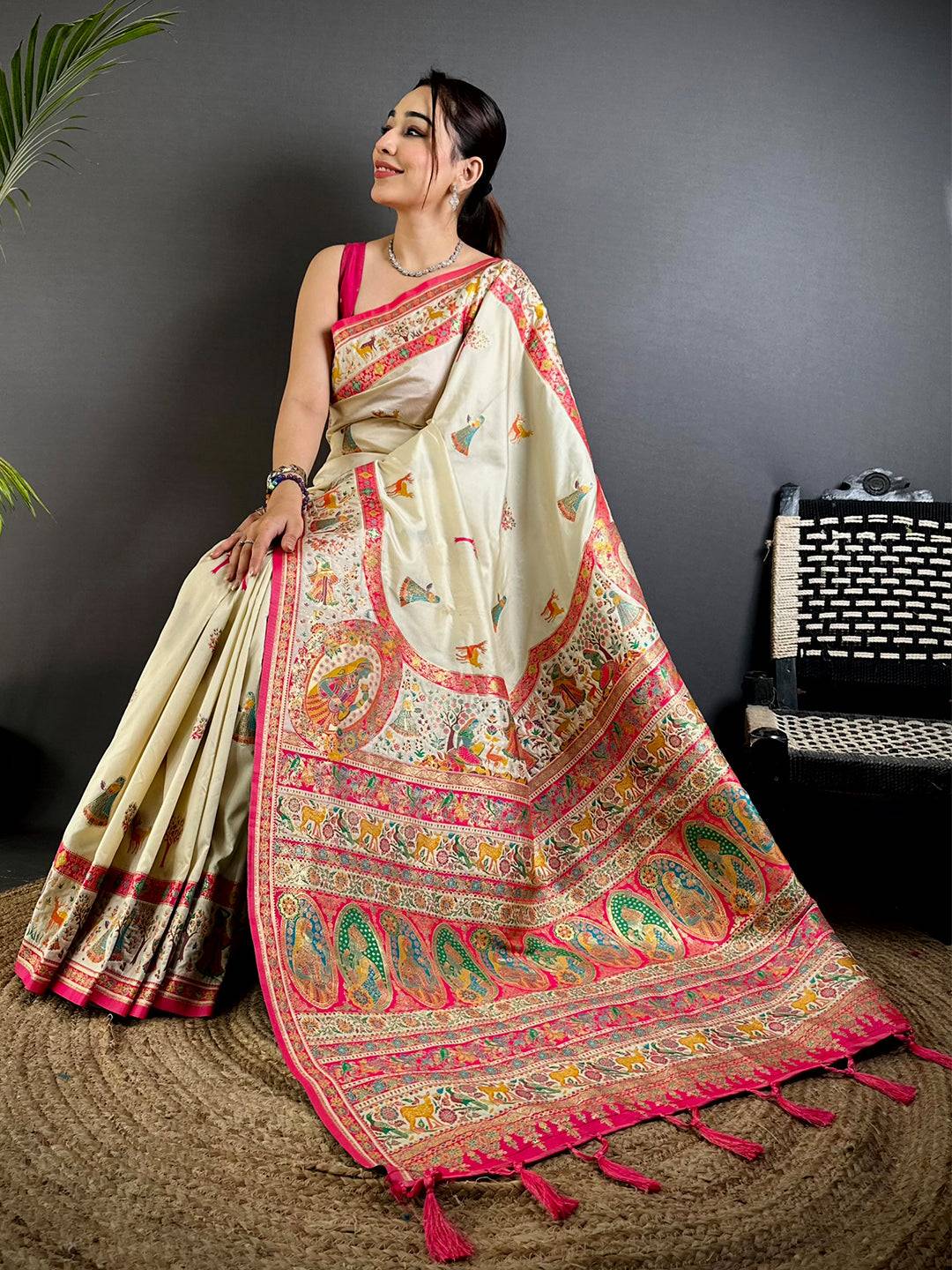 Graceful Kashmiri Pashmina Minakari Saree