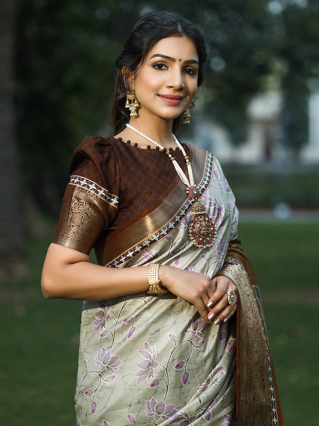 Silver Batik Pen kalamkari Saree With Zari Weaving Pallu