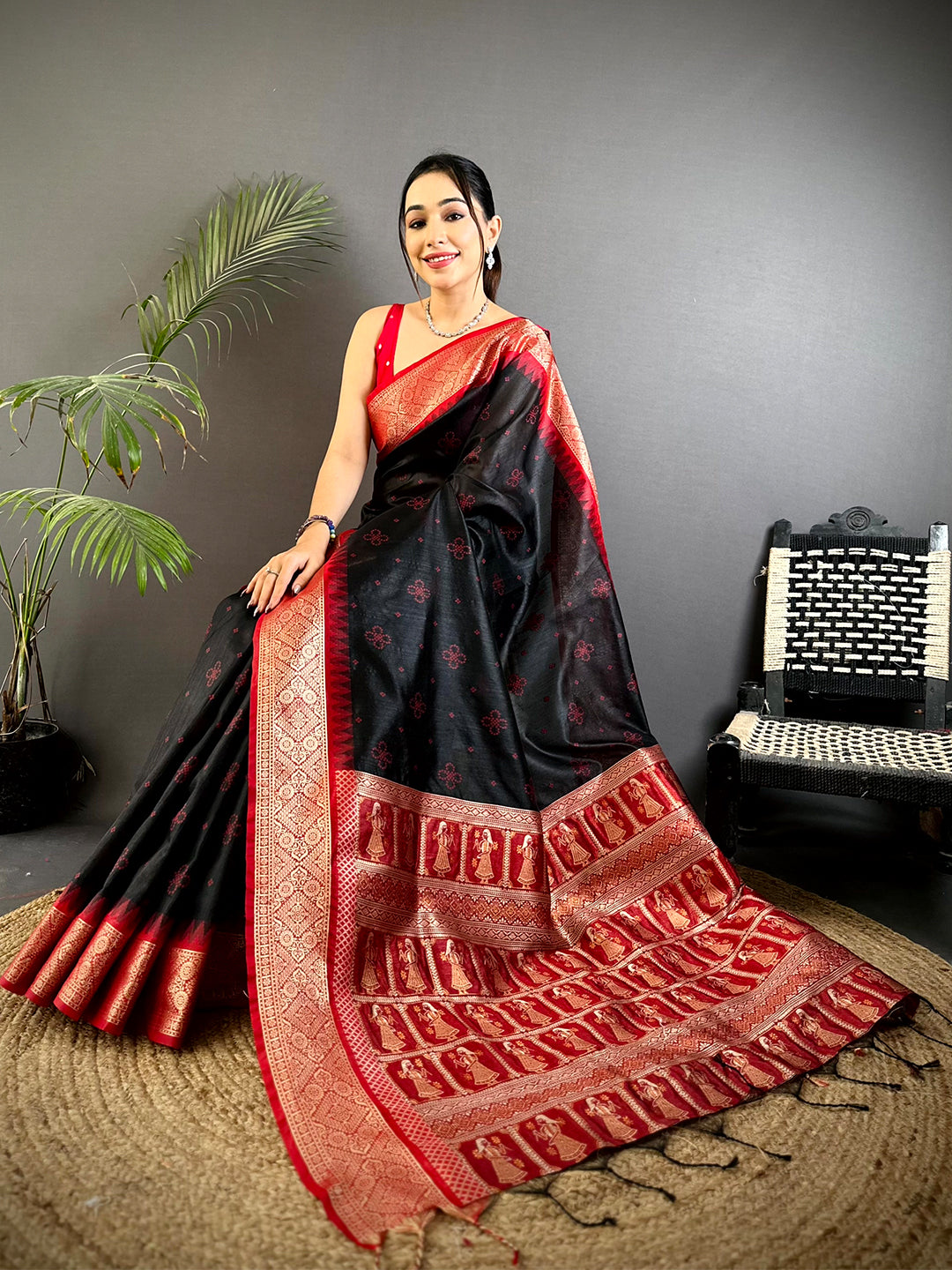Black Crystal Raw Silk Kanchi Pattu Saree
