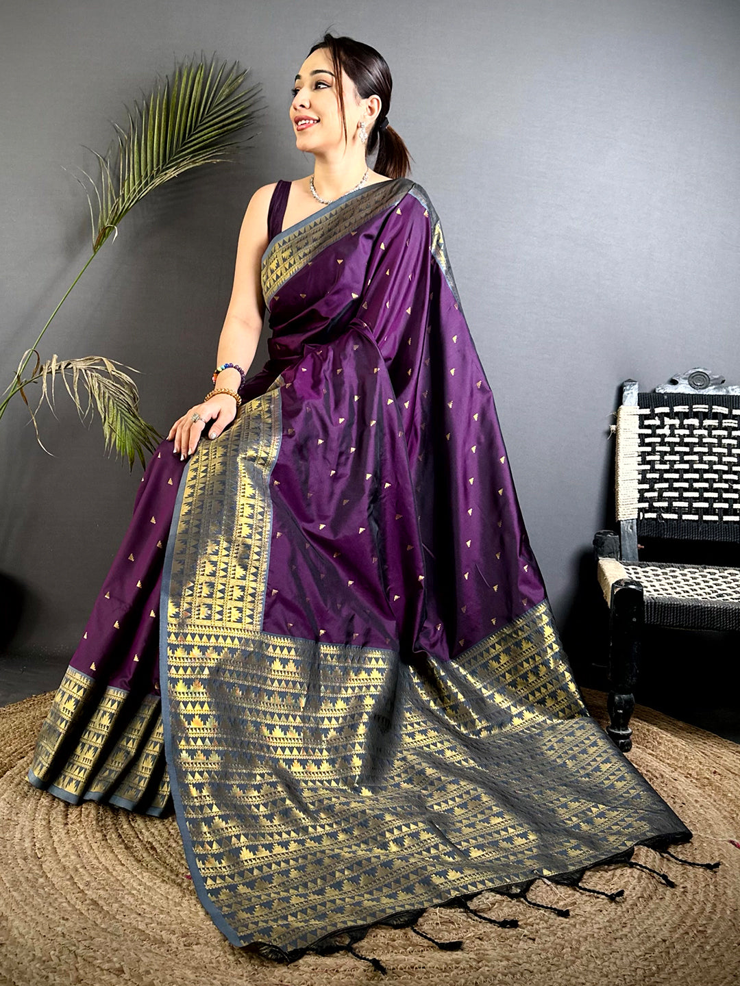 Royal Temple Butti Soft Silk Saree
