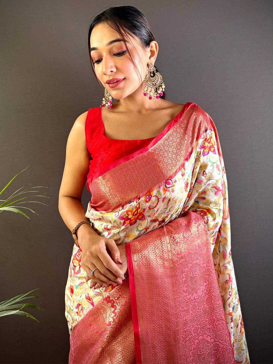 White Banarasi Silk Saree With Kanchi Pattu Border