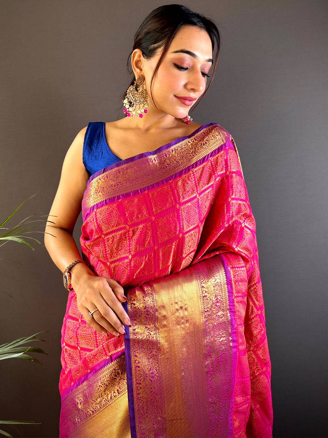 Pink Kanjivaram Checked Saree With Radiant Zari Border