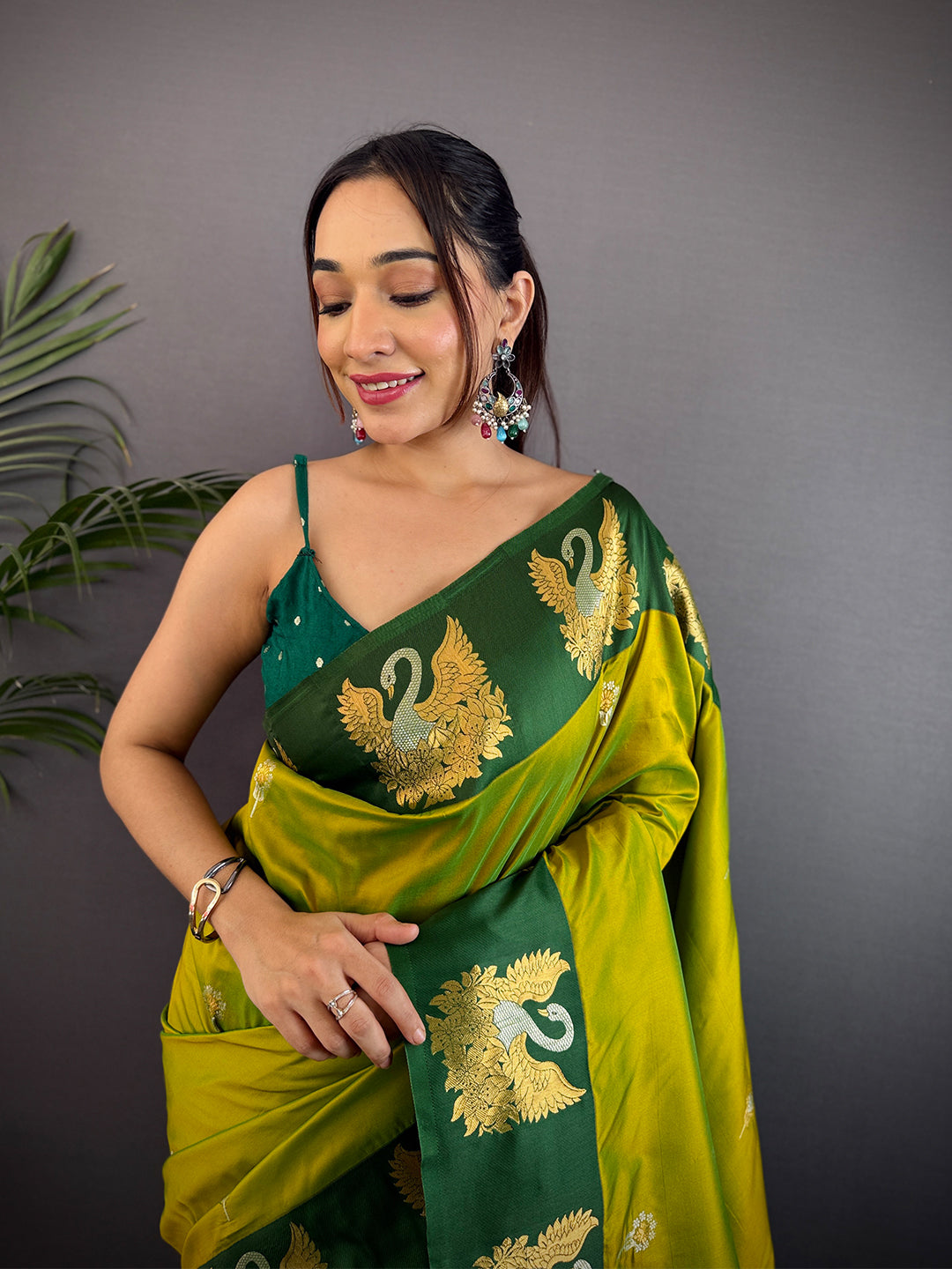 Green Swan Motif Soft Silk Saree