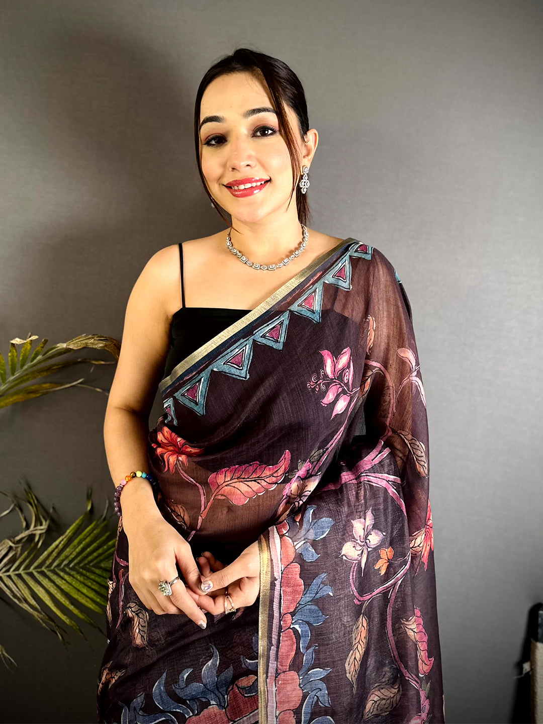 Opulent Floral Hand Art Linen Saree