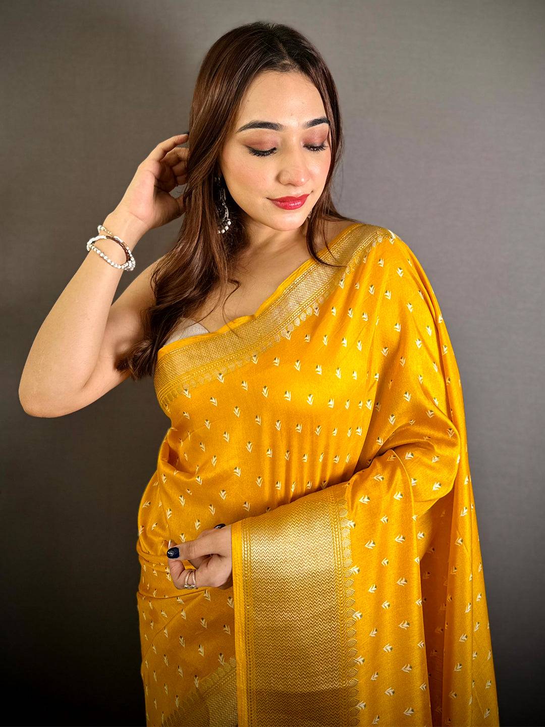Mustard Small Leaf Butti Dola Saree
