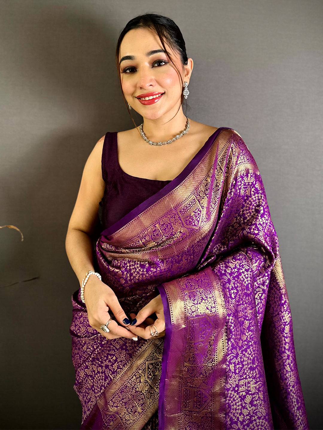 Radiant Kanjivaram Self Gold Zari Weave Saree
