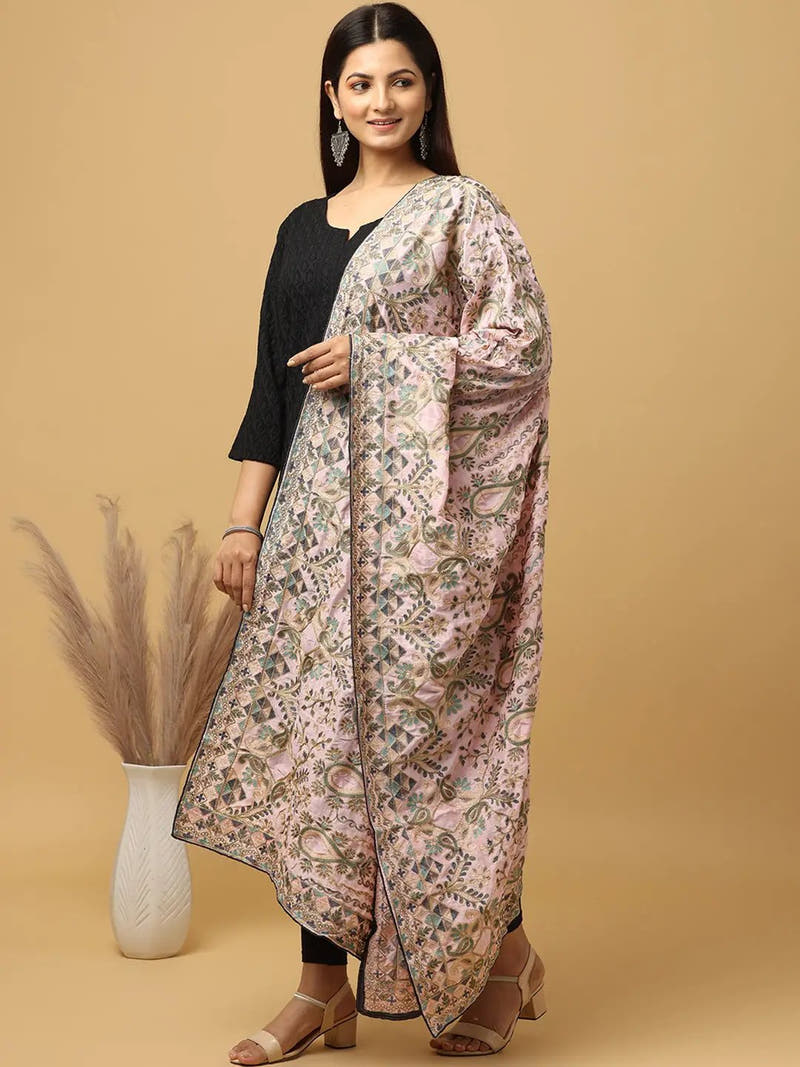 Elegant pink chiffon dupatta with detailed embroidery