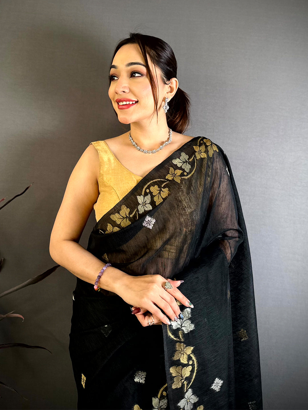 Black Sona Chandi Munga Saree