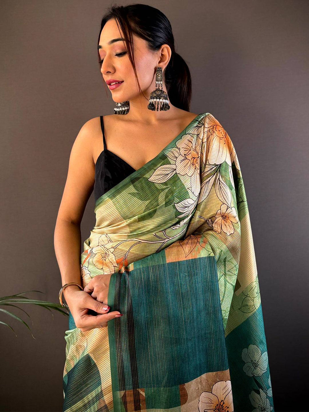 Pista Semi-Gold Zari Abstract Tussar Saree