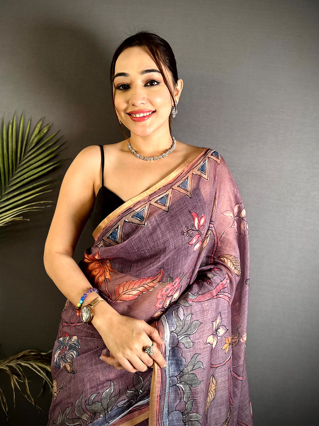 Stylish Floral Hand Art Linen Saree