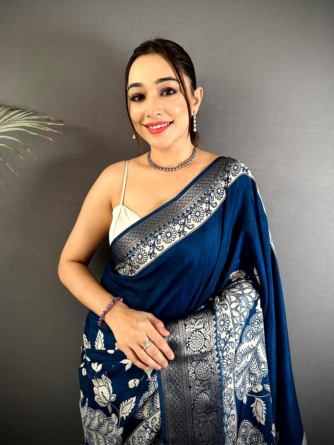 Opulent Self Zari Chex Viscose Dola Saree