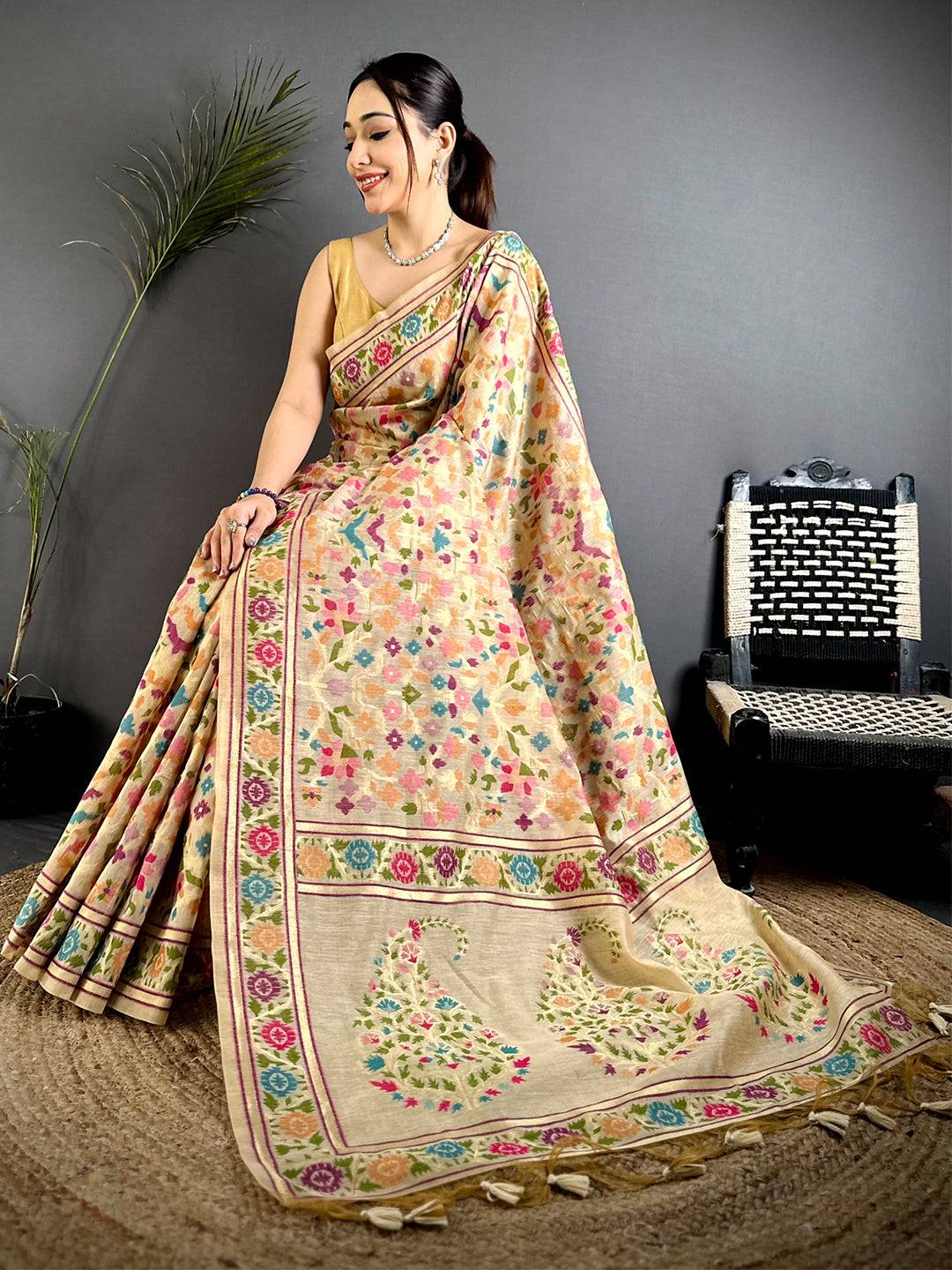 Classic Geometric Ikkat Linen Saree