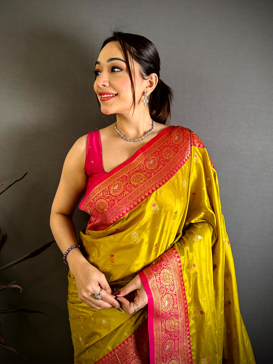 Gold Minakari Butti Zari Tissue Saree