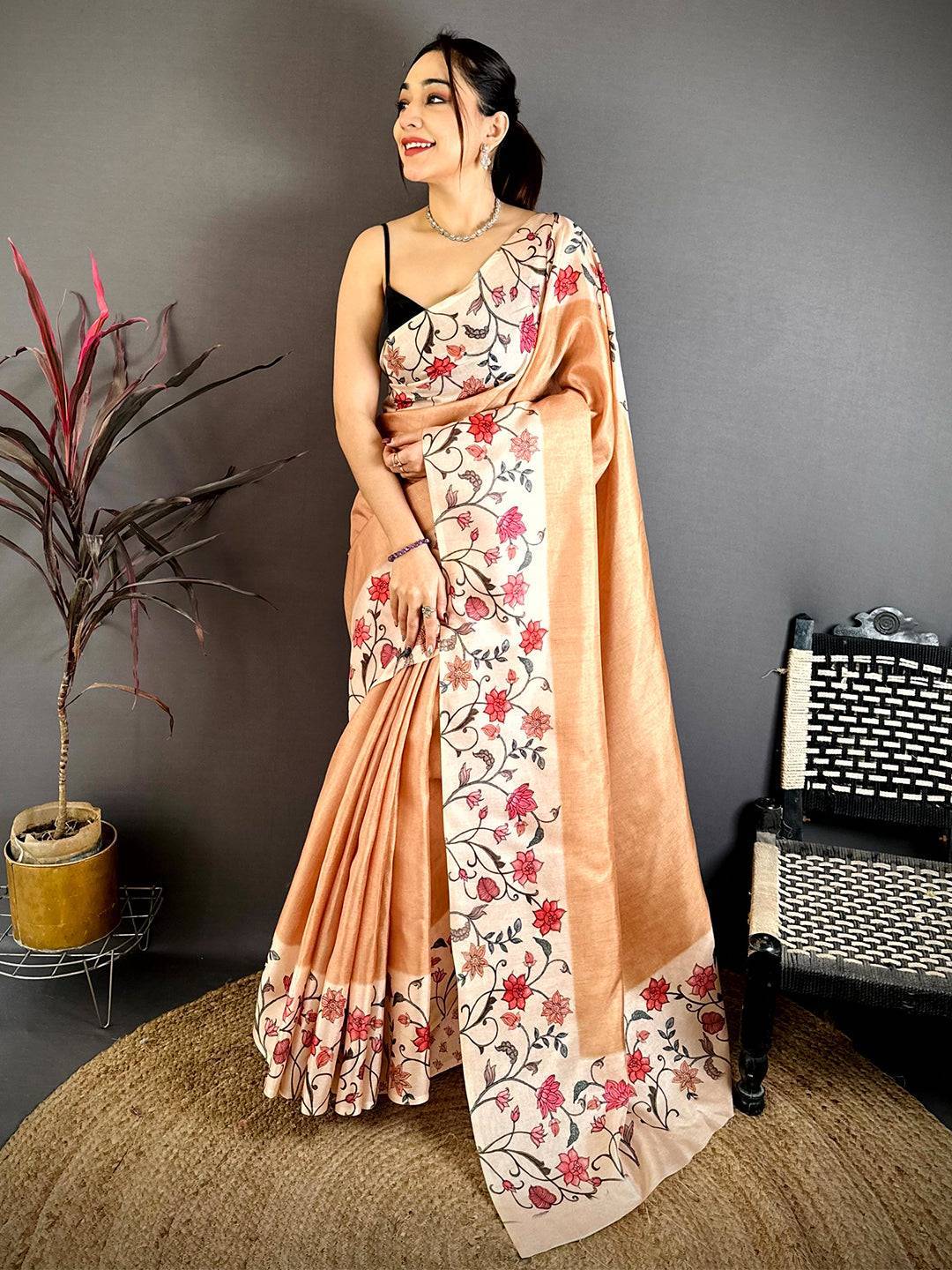 Artistic Floral Border Tussar Saree