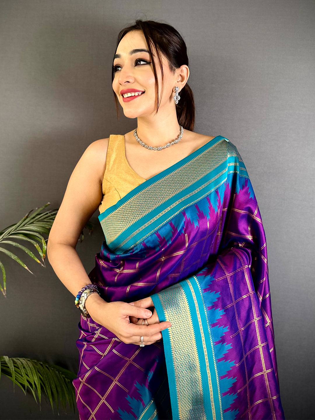 Regal Dual Tone Gold Zari Saree