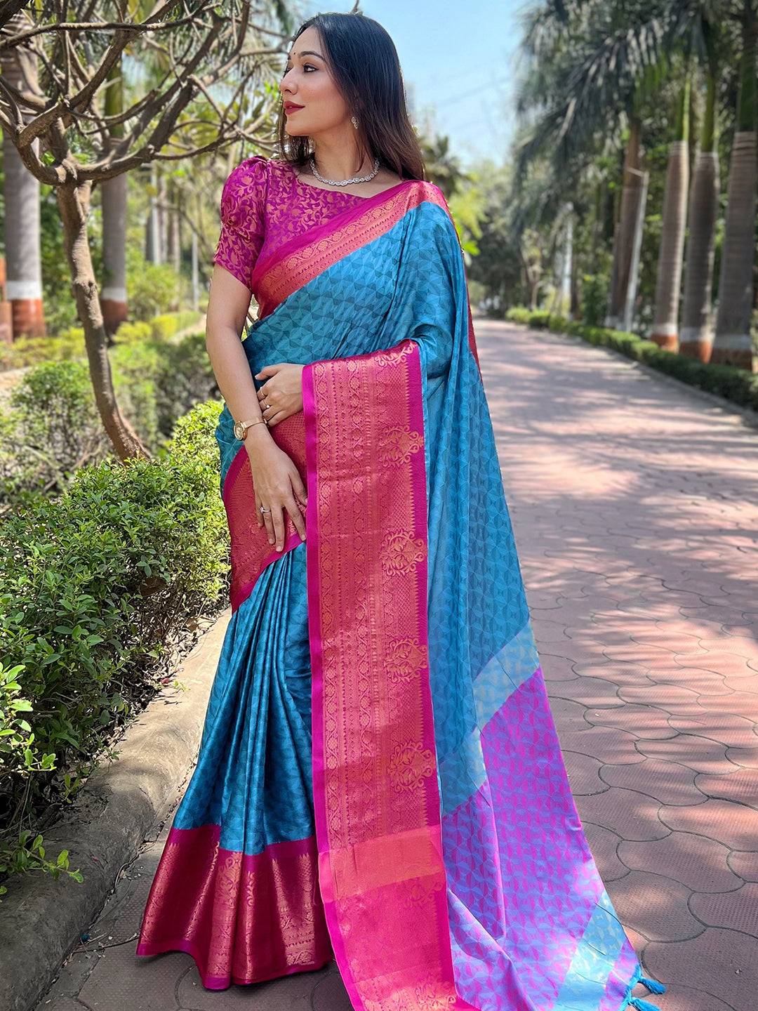 Full view of stylish Kanjivaram silk saree with zari blouse