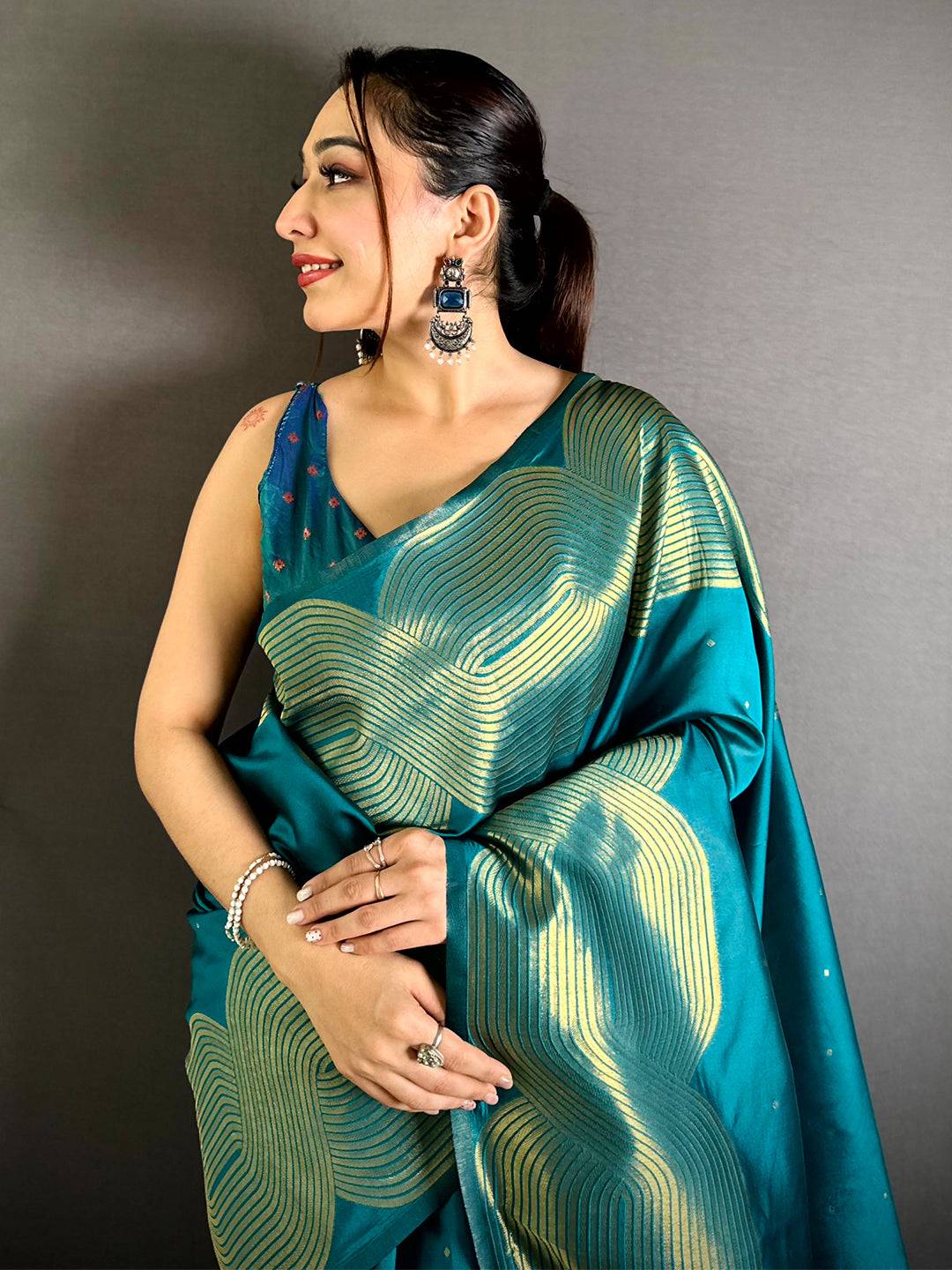 Elegant Geometric Wave Banarasi Silk Saree