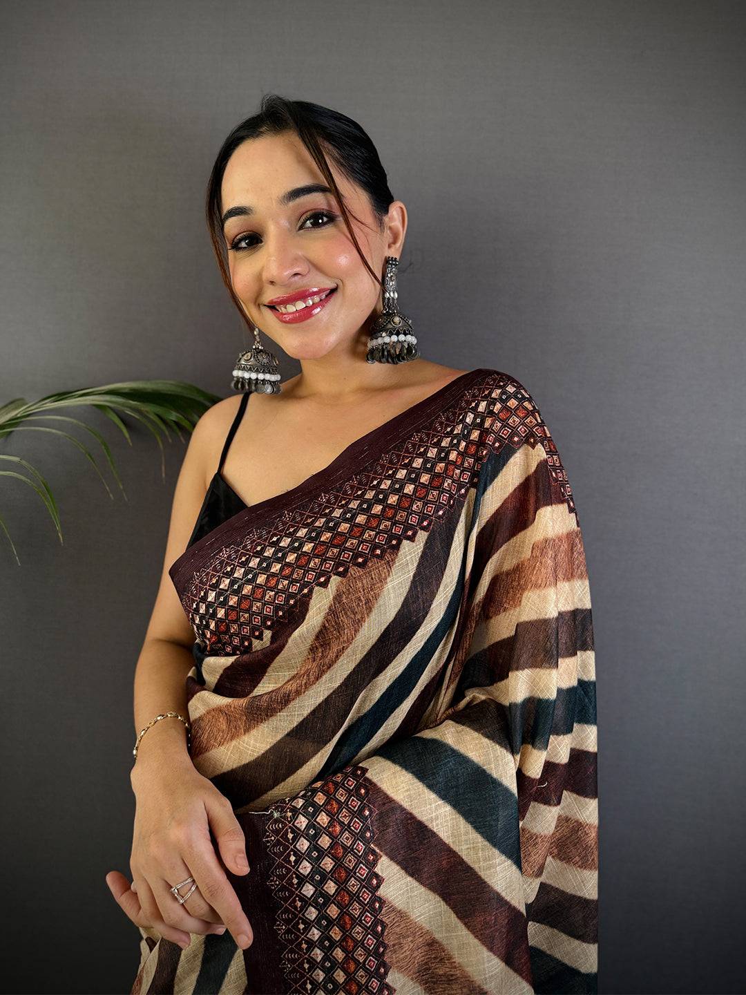 Radiance Geometric Printed Linen Saree