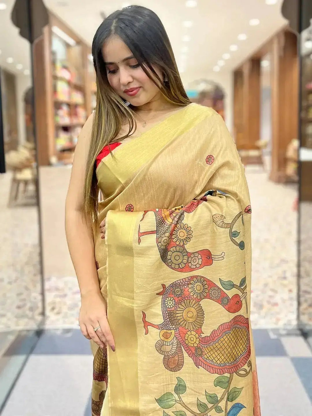 Close-up of Pen Kalamkari Linen Tissue Soft Saree design