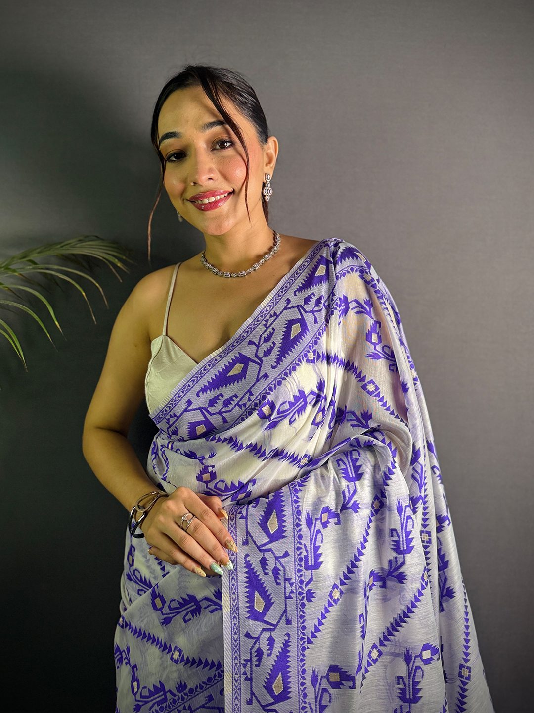 Ethereal Grace Dhakai Jamdani Cotton Silk Saree