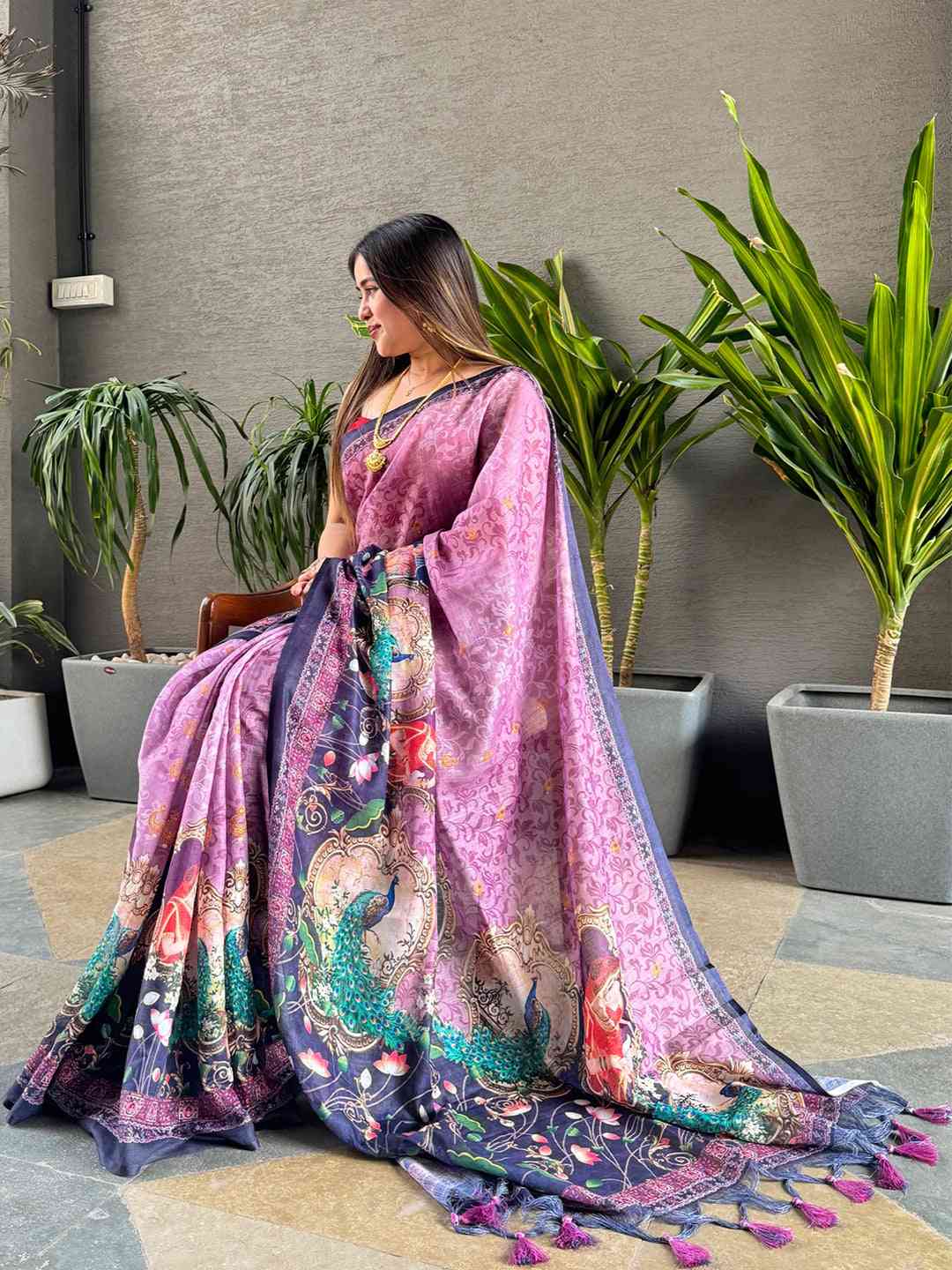 Stylish purple saree with digital print and majestic border