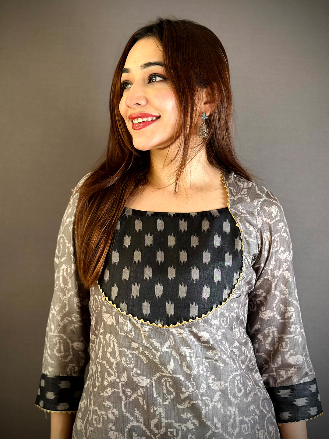 Stylish Soft Dola Silk Boat Neck Kurti