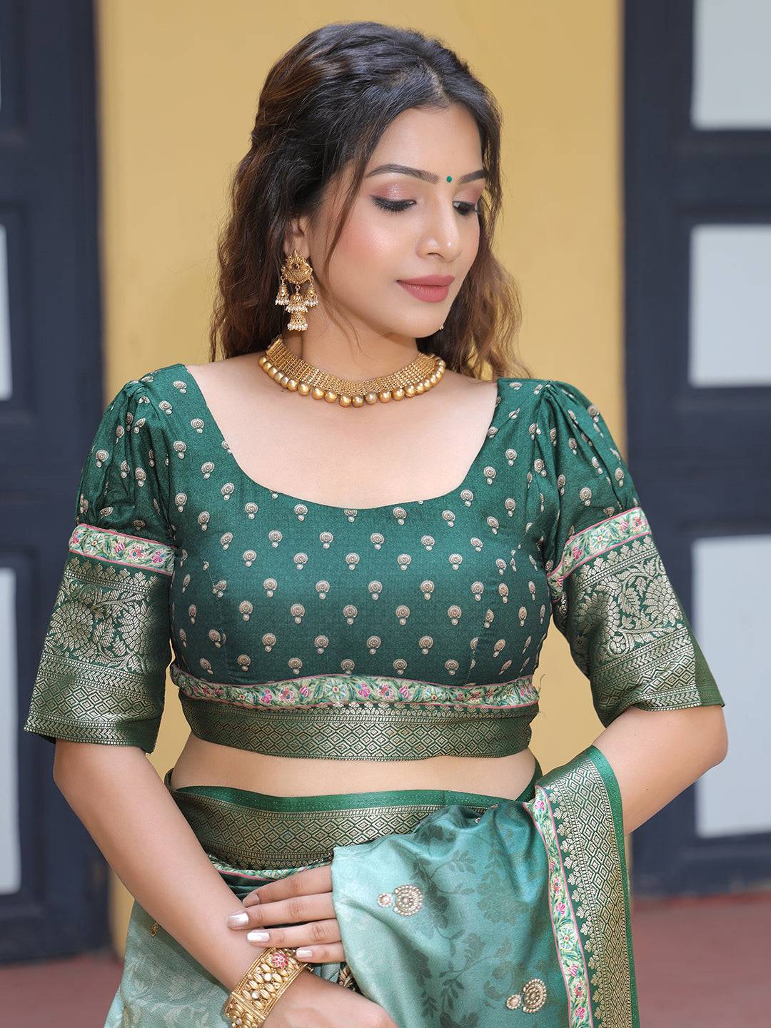 Green Colour Viscose Dola Silk Saree With Zari Weaving Pallu