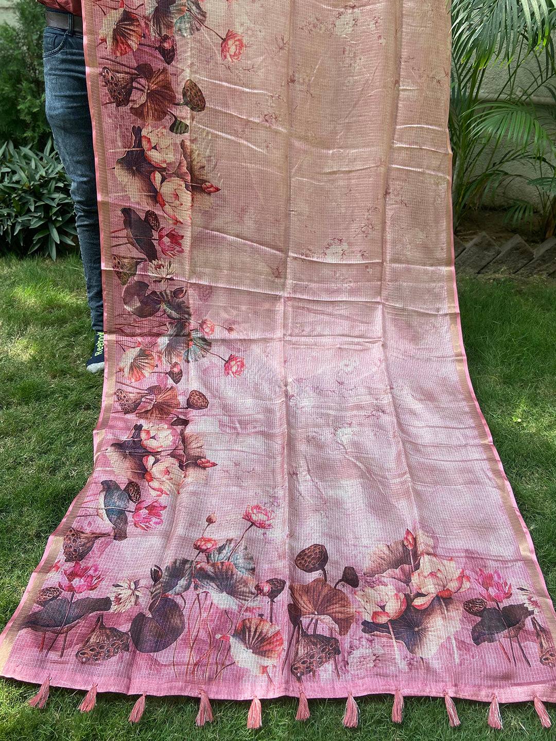 Soft Kota Doriya Silk Saree With Flower Prints & Rich Pallu