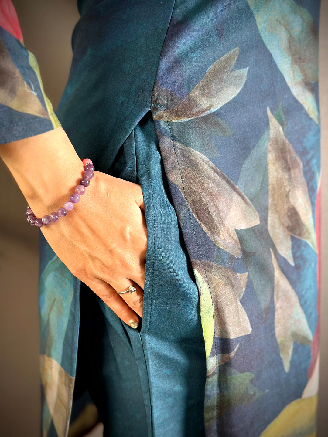 Poster Print Diamond Neck Mul Kurti